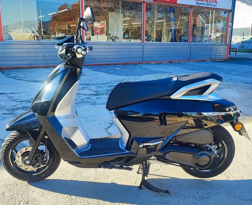 PEUGEOT NEW DJANGO du 05/2024 avec 1300 km