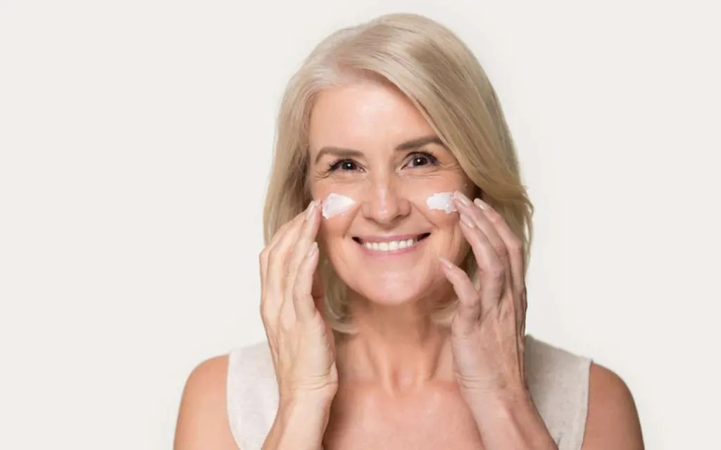 Soins visage peau mature avec action lissante et hydratante pour prévenir les rides et améliorer visiblement la qualité de la peau proche Bordeaux