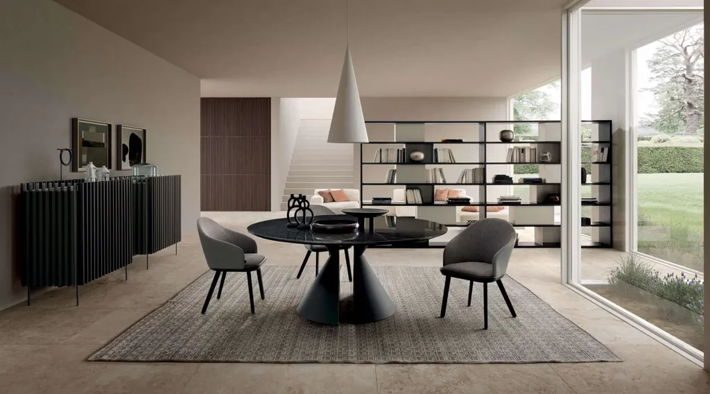 Table de salle à manger ronde design de fabrication italienne à l'achat près de Six Fours dans le Var