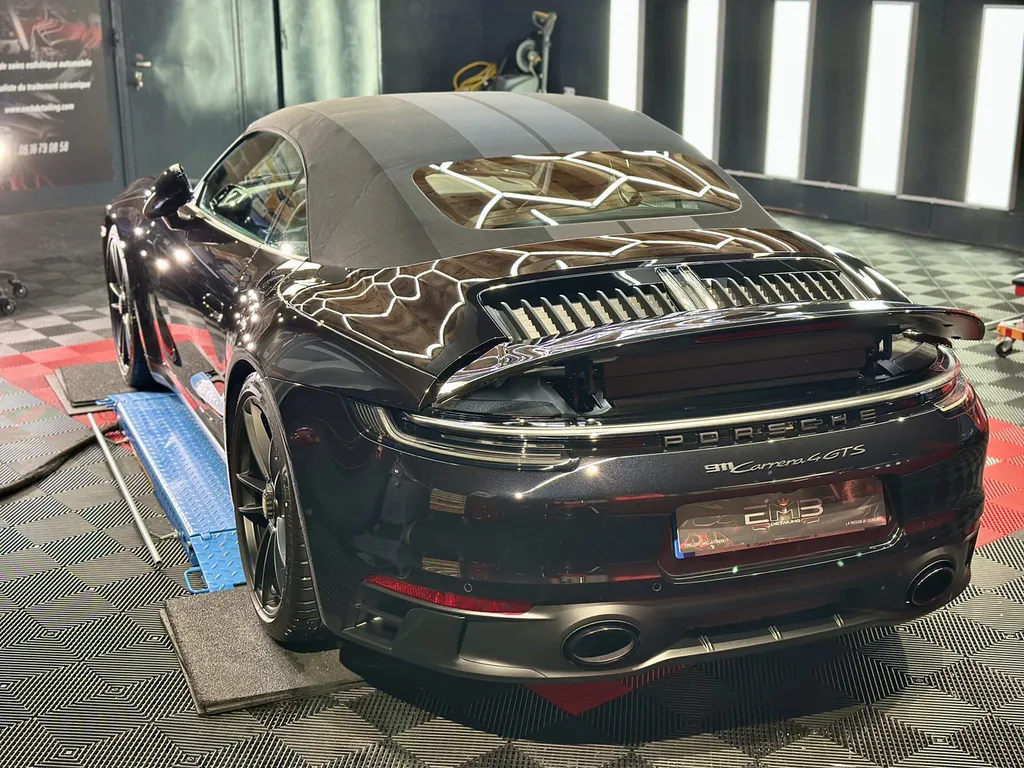 protection carrosserie polissage traitement céramique DETAILING Vaugneray socialiste Porsche 992 GTS Cabriolet