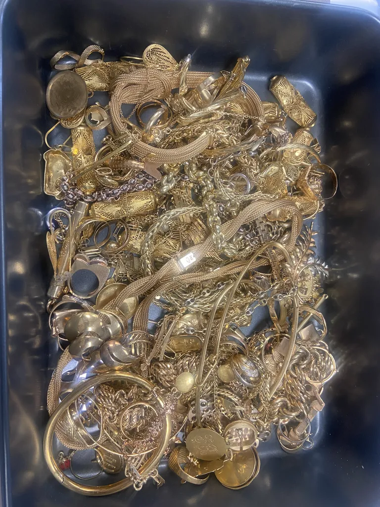 Rachat d'or et bijoux.
