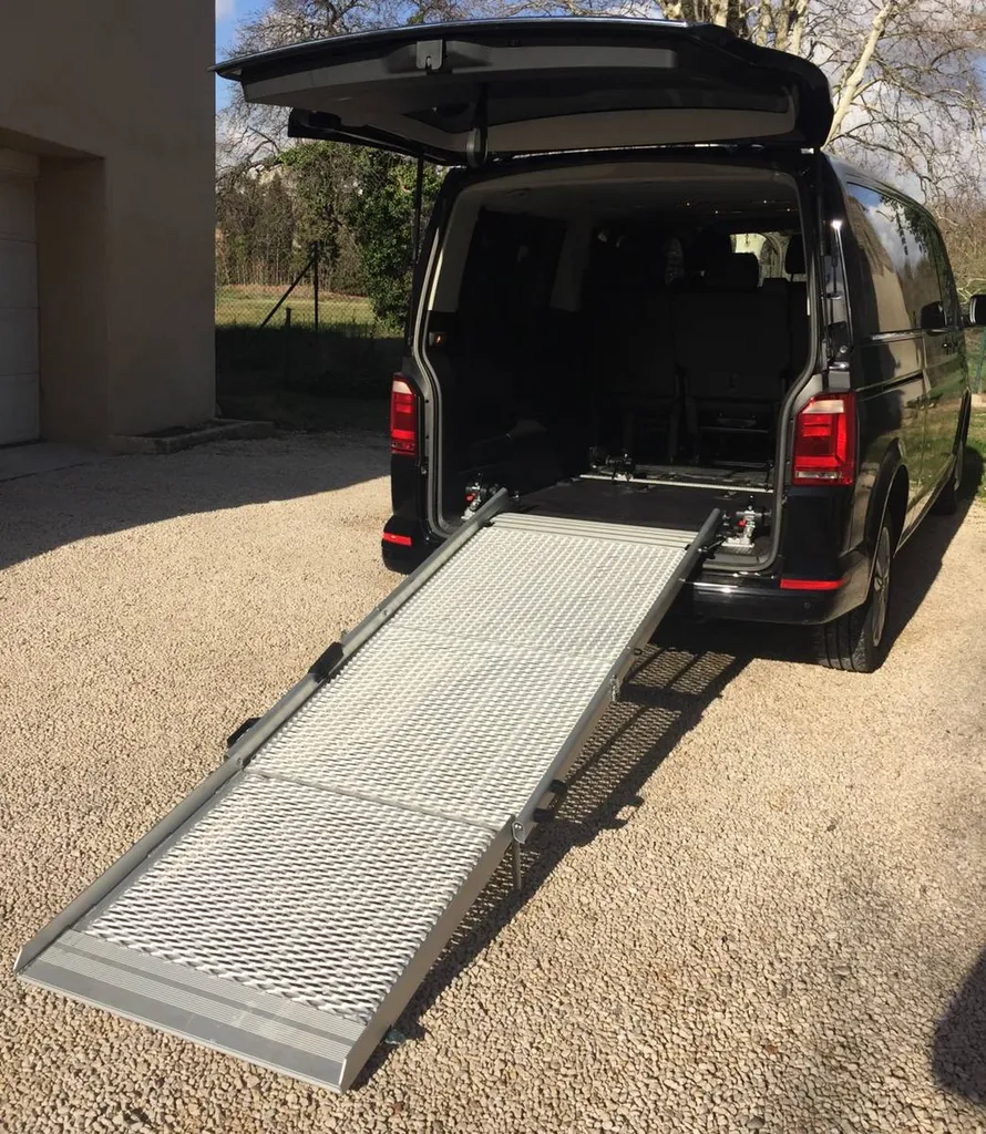 Chauffeur VTC avec Volkswagen Caravelle TPMR