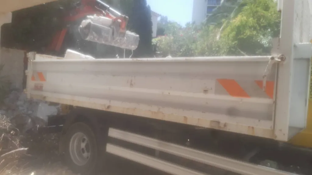 location camion benne basculante ridelle brignoles var