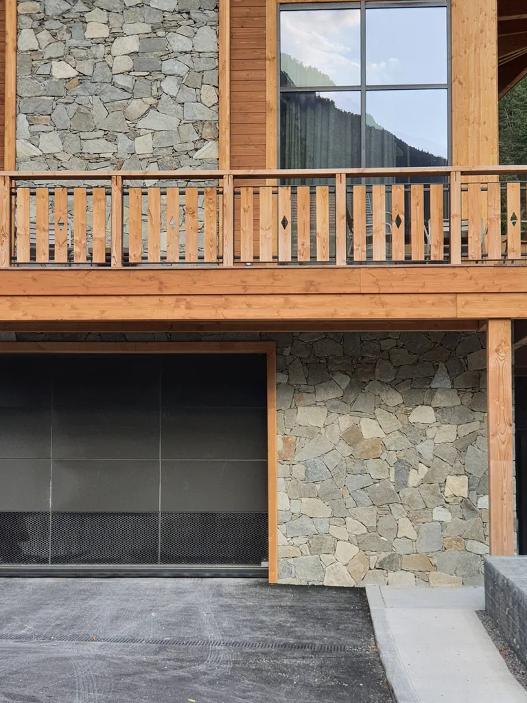 Luserne en facade 