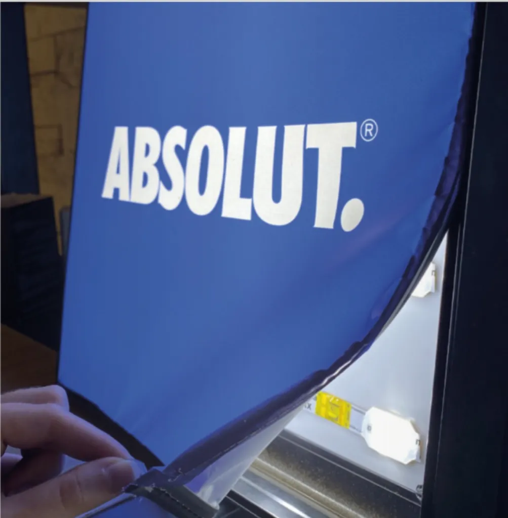 PLV Light box cadre lumineux absolut imprimé par agg print à lyon