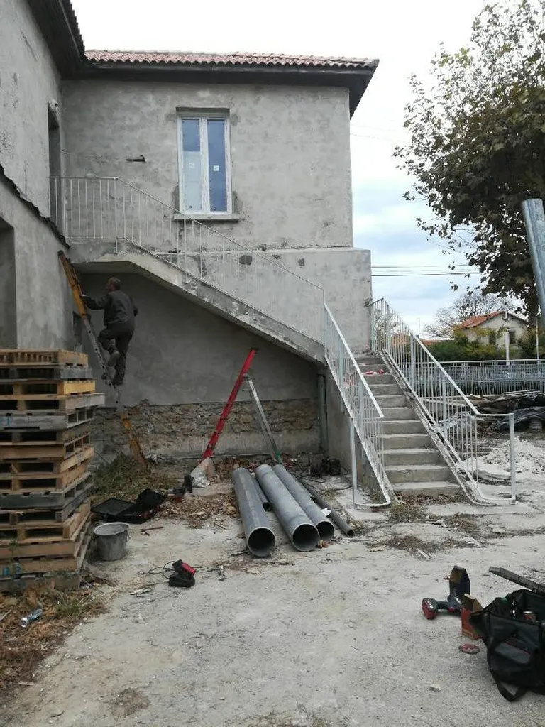 Fabrication et pose de garde corps métallique sur les Bouches du Rhône