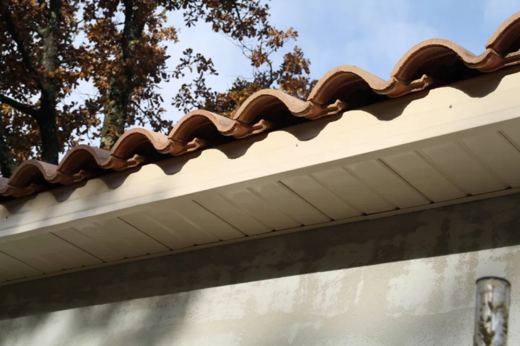 Choisir le système d'évacuation des eaux pluviales pour une maison neuve à Bagnols sur Cèze dans le Gard