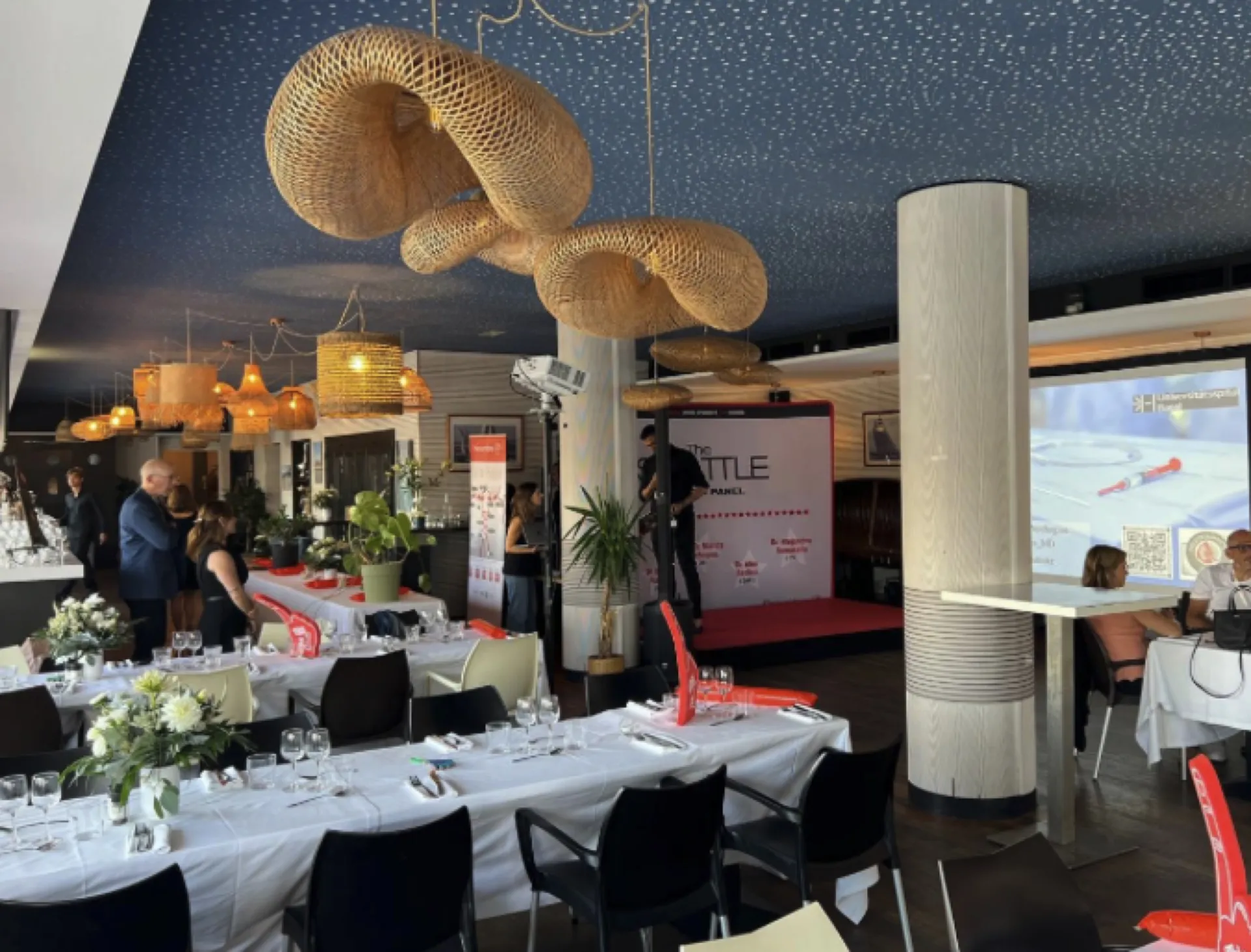 Pieds Gravity et support pour videoprojecteur