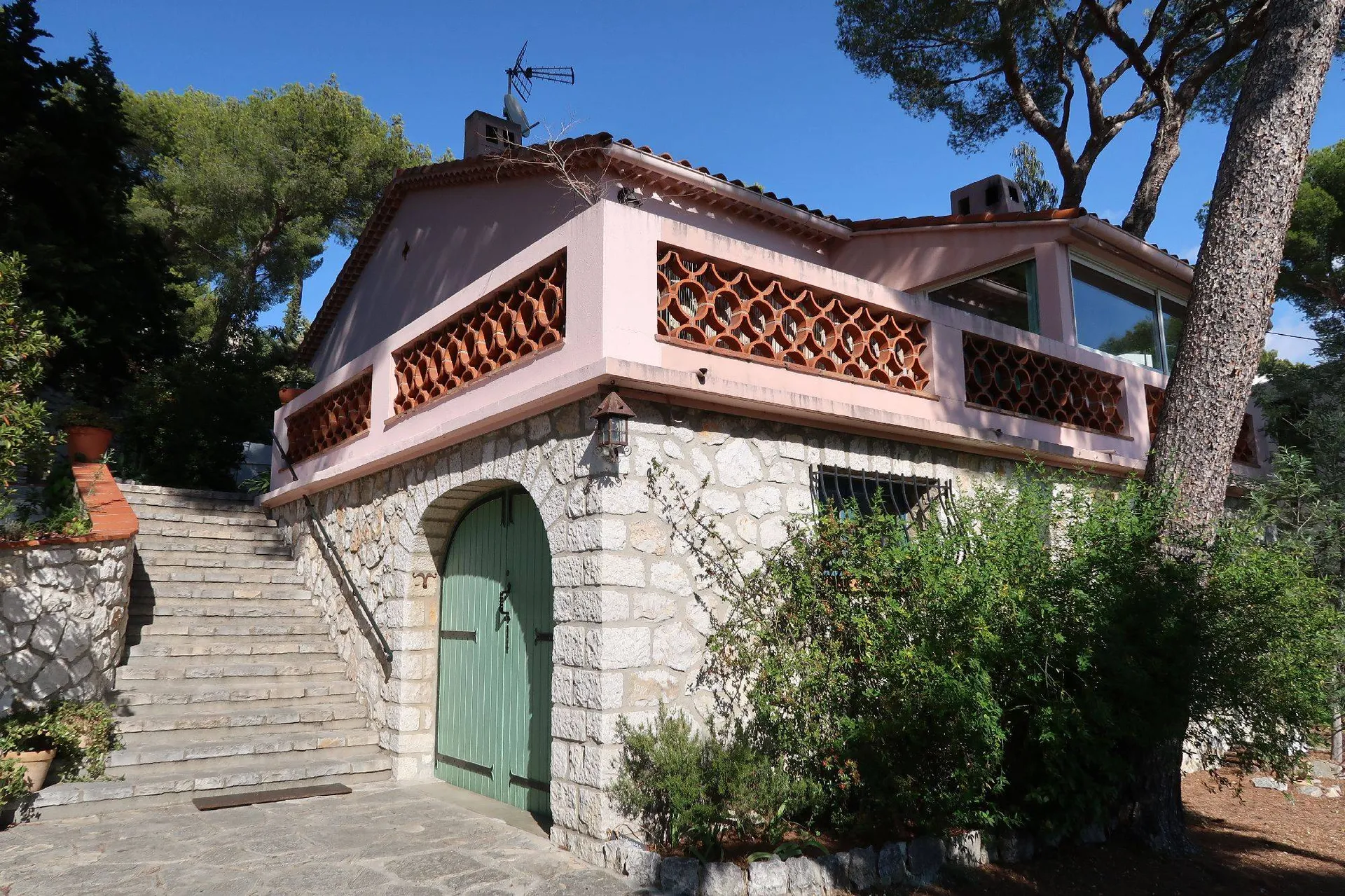 Maison composée de 3 logements à vendre à Cassis