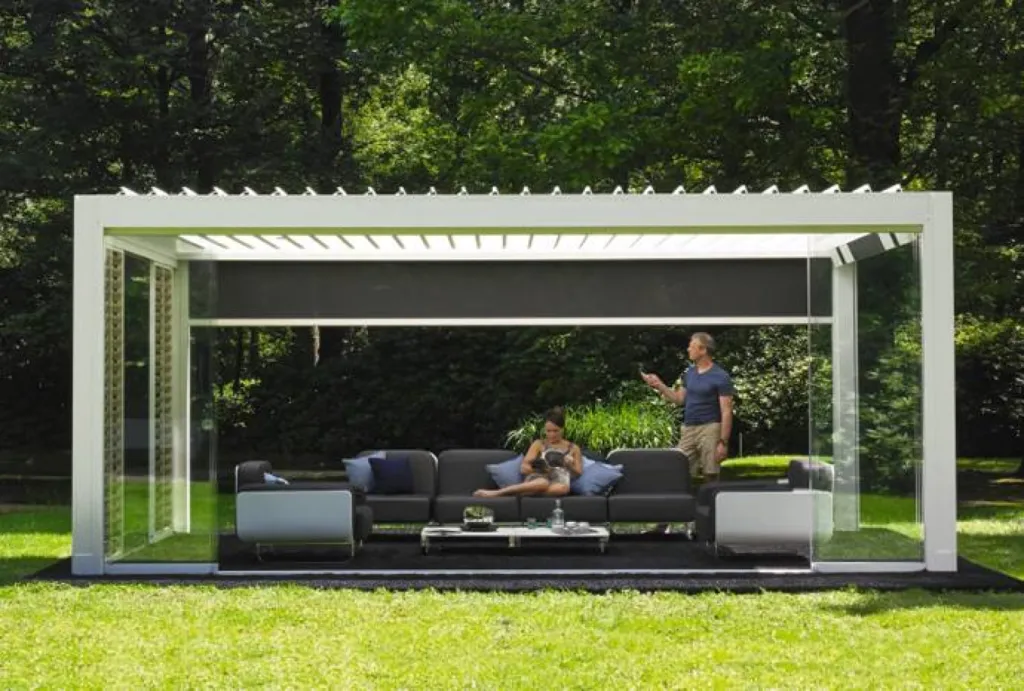 Installation d'une pergola en aluminium avec lames orientables à Aix en Provence Installation d'une pergola en aluminium avec lames orientables à Aix en Provence
