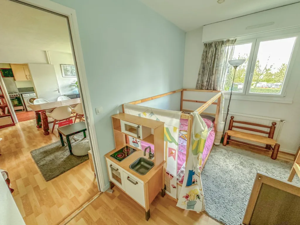 Appartement avec deux chambres,  1  parking  et  une cave  à Mont Saint Aignan  76130