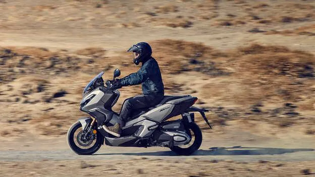 SCOOUTER NEUF ADV 350 HONDA PACA