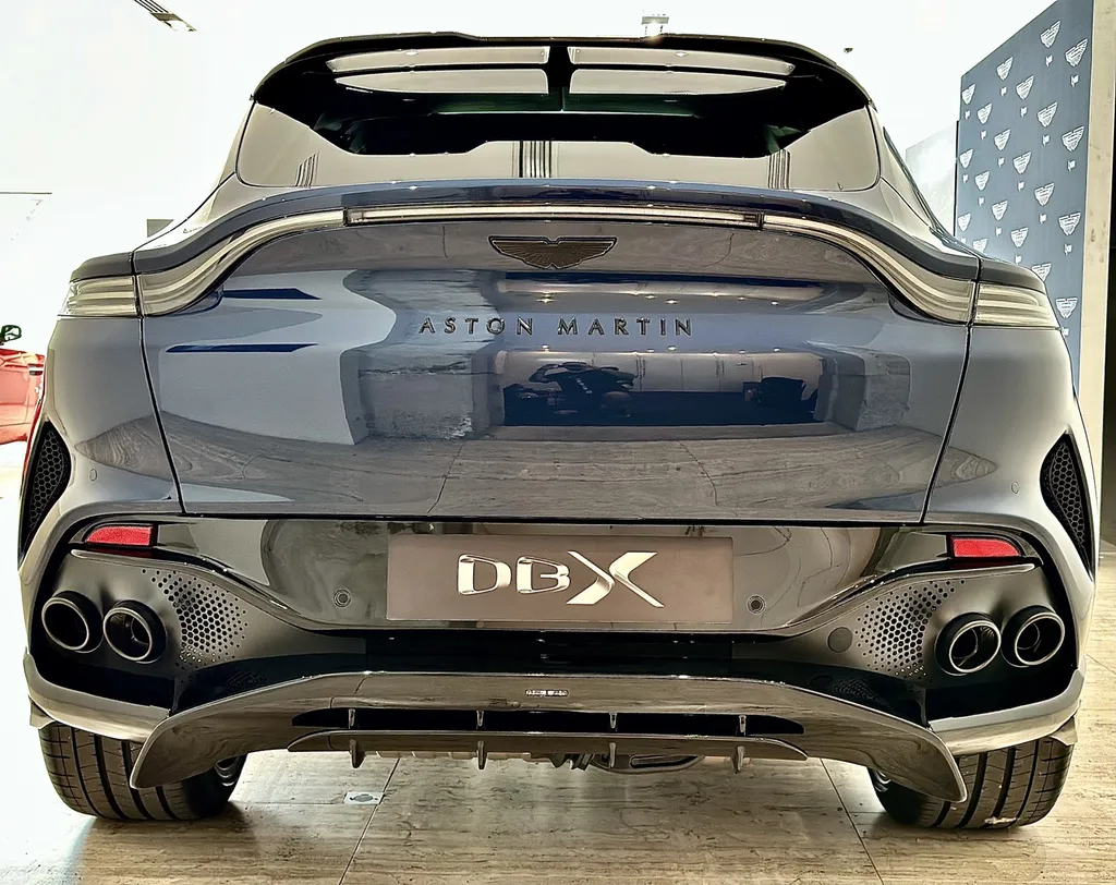 protection carrosserie traitement céramique film de protection PPF Lyon 6 Aston Martin DBX 707