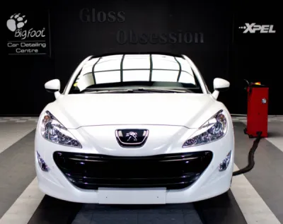Protection et traitement céramique longue duré posé chez un spécialiste de la protection sur cette Peugeot RCZ