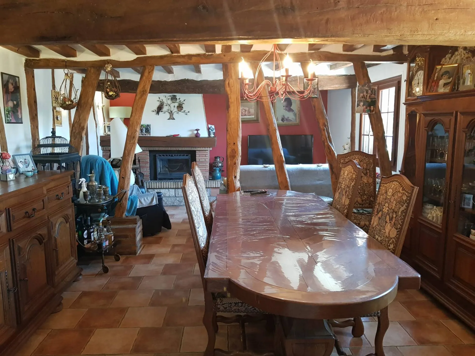 Ravissante fermette normande sur 1.5 ha de prés, entre Neufchâtel en Bray et Forges les eaux, calme absolu. Normandie