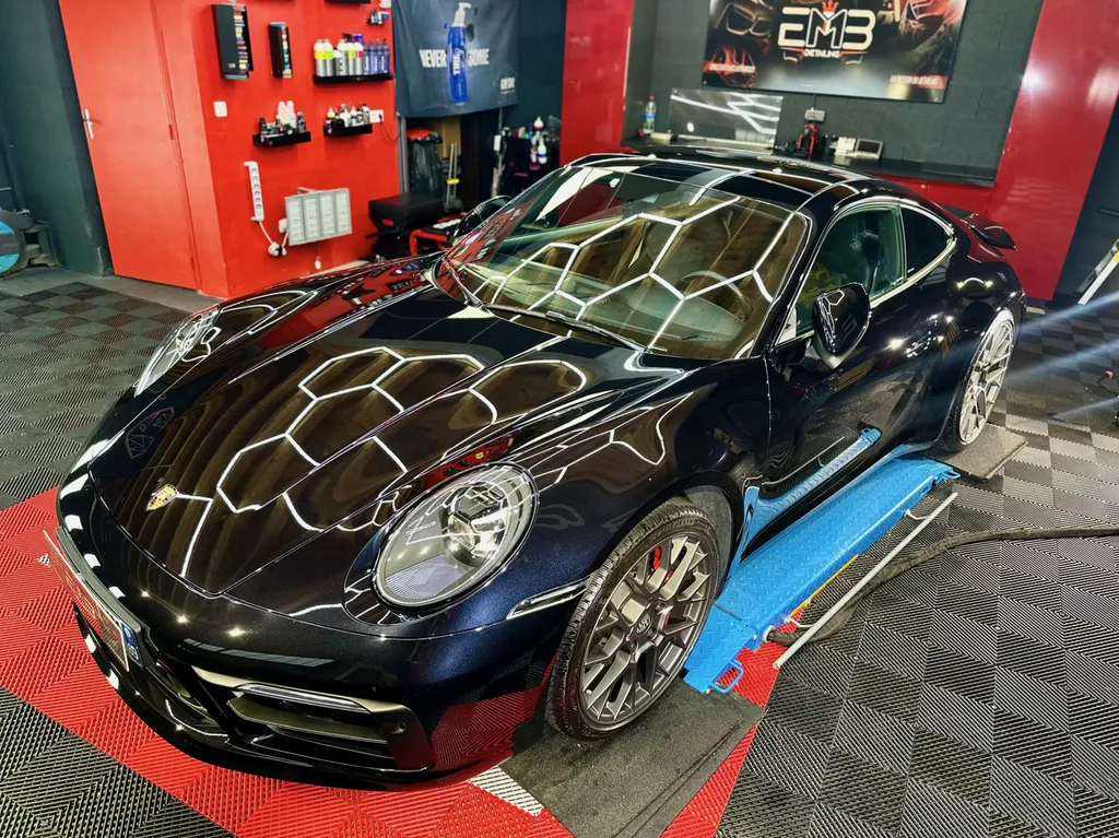 Spécialiste du traitement céramique et de la protection carrosserie sur Porsche à Vaugneray proche Mornant 