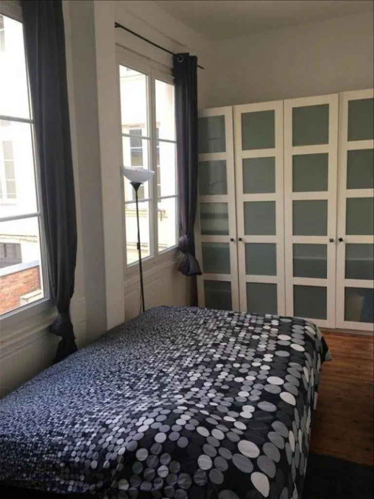 Situé au 1er étage sur cour