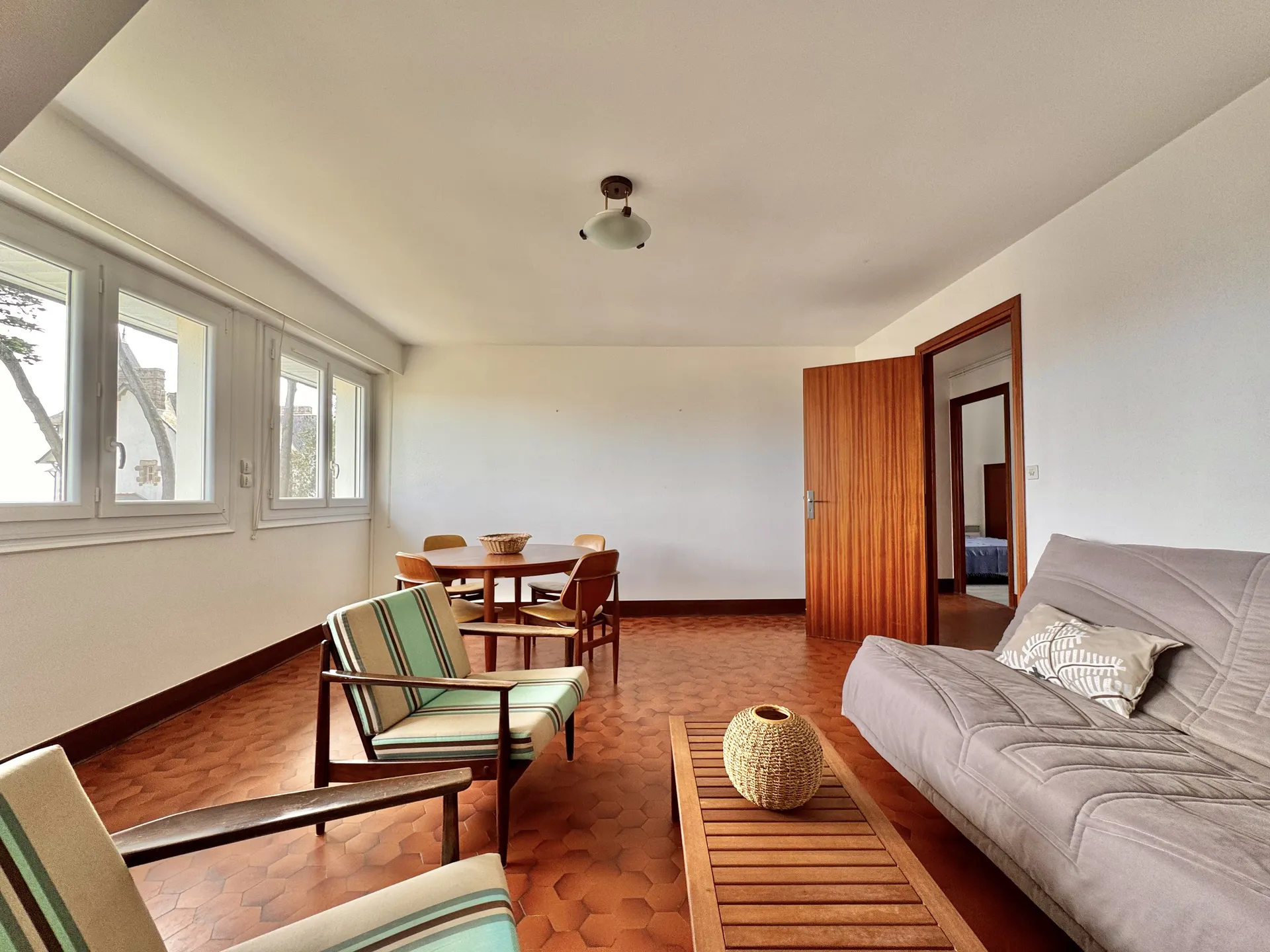 2592 - Appartement 3 pièces avec vue mer