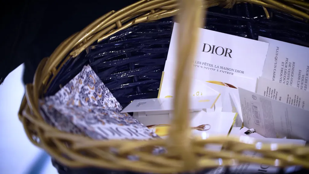 Réalisation d'une vidéo marketing/communication pour l'entreprise Clear Channel à l'occasion de la campagne Dior à Paris La Défense