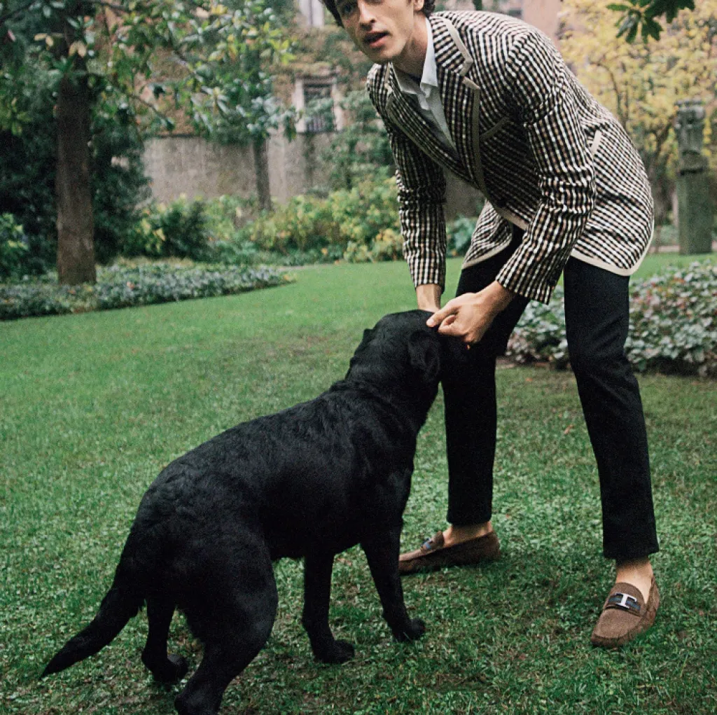 Sacha aime les mocassins pour homme de chez Tod's le chic et l'élégance.