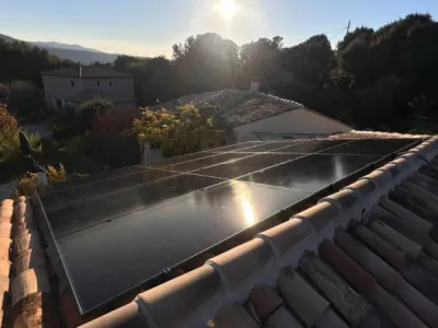 Installation de panneaux Dualsun 500 biverre à Bouc-Bel-Air.