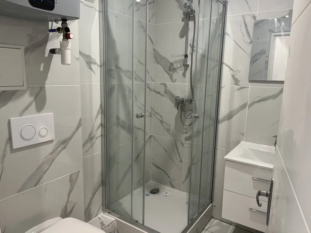 Studio plein de charme rénové et réhabilitée au pied du tramway à Vénissieux près de Lyon 8ème