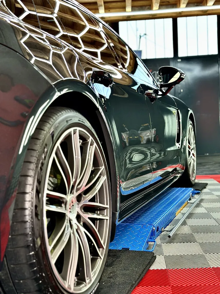 DETAILING Lyon traitement céramique carrosserie Porsche panamera 