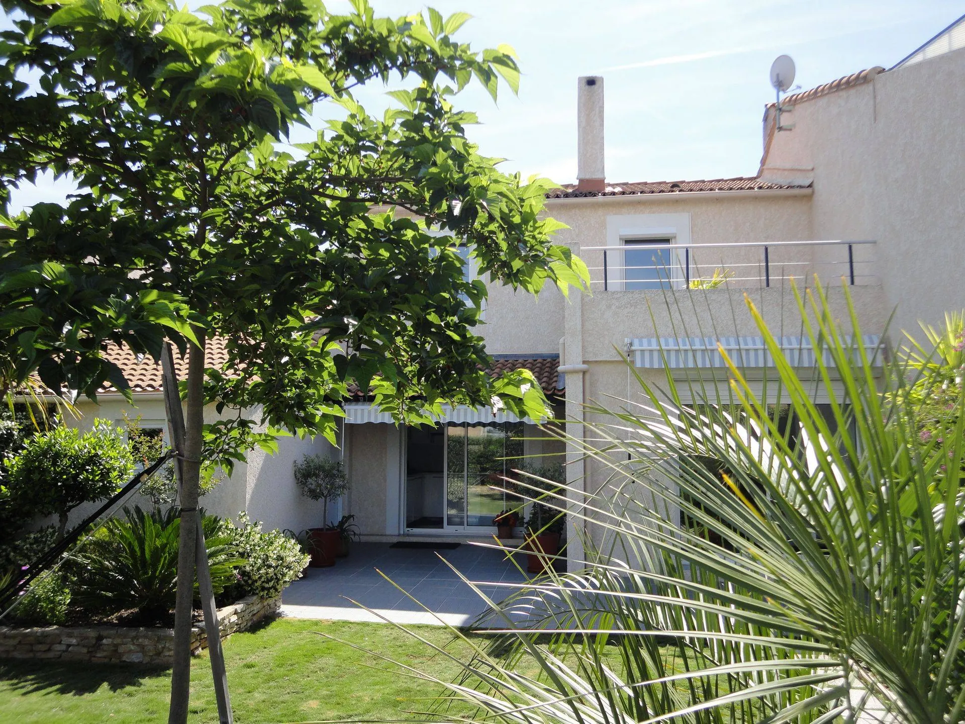 maison avec cuisine d'été a la vente