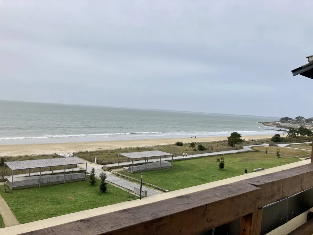 À Carnac plage, face à la mer, appartement spacieux