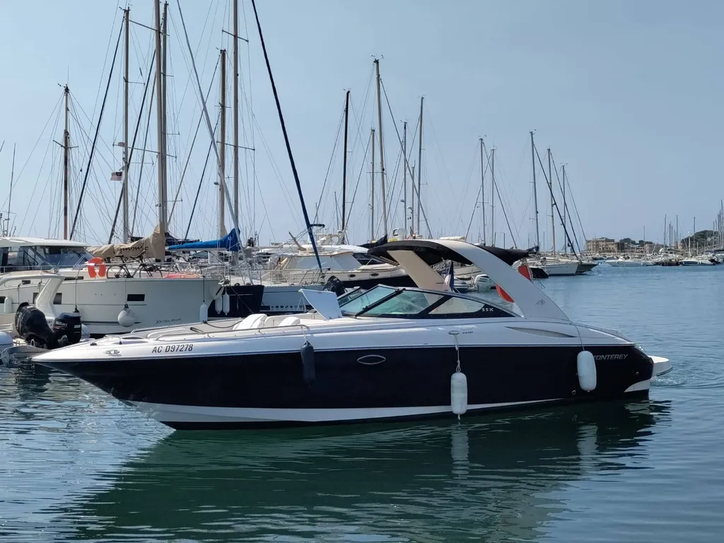 Vedette Monterey 318 SSX à vendre à Bandol