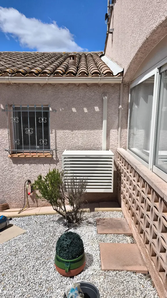 Climatisation Daikin Sensira pour une maison de vacances à Marseillan au bord de l'étang de thau près de Agde
