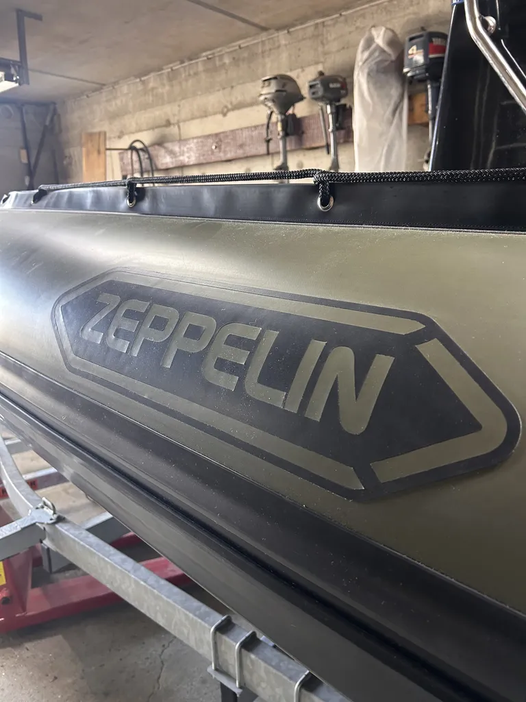 Distributeur Zeppelin à Arzal dans le Morbihan 