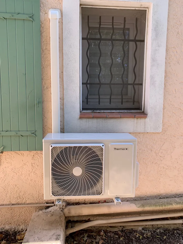 Installation climatisation réversible Thermor Nagano à Roquevaire