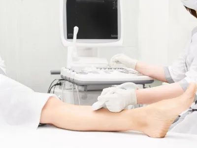 Examen Doppler pour analyser le flux artériel ou veineux, à Marseille
