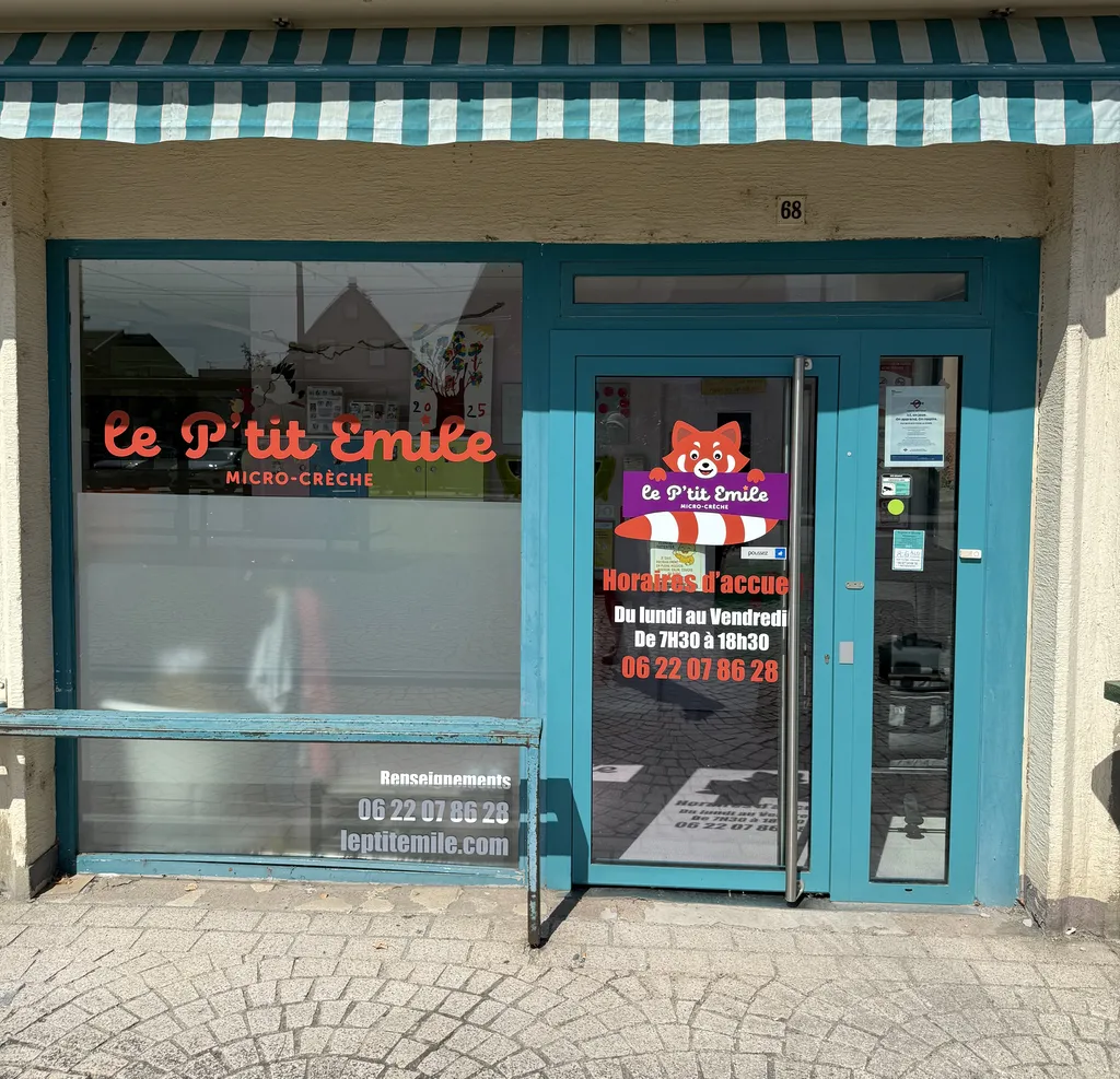 Vitrophanie pour la crèche Le P'tit Emile à Marlenheim 