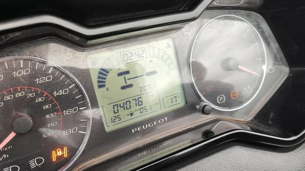 PEUGEOT METROPOLIS 400 BLACK EDITION du 07/2019 avec 4100 km.