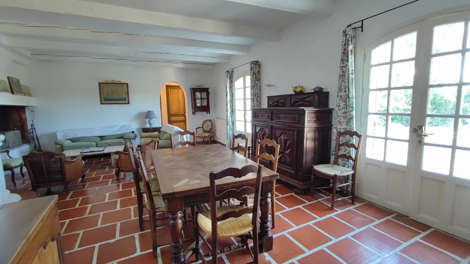 Cassis dans les vignes - Mas provençal avec piscine bénéficiant d'une vue campagne exceptionnelle   