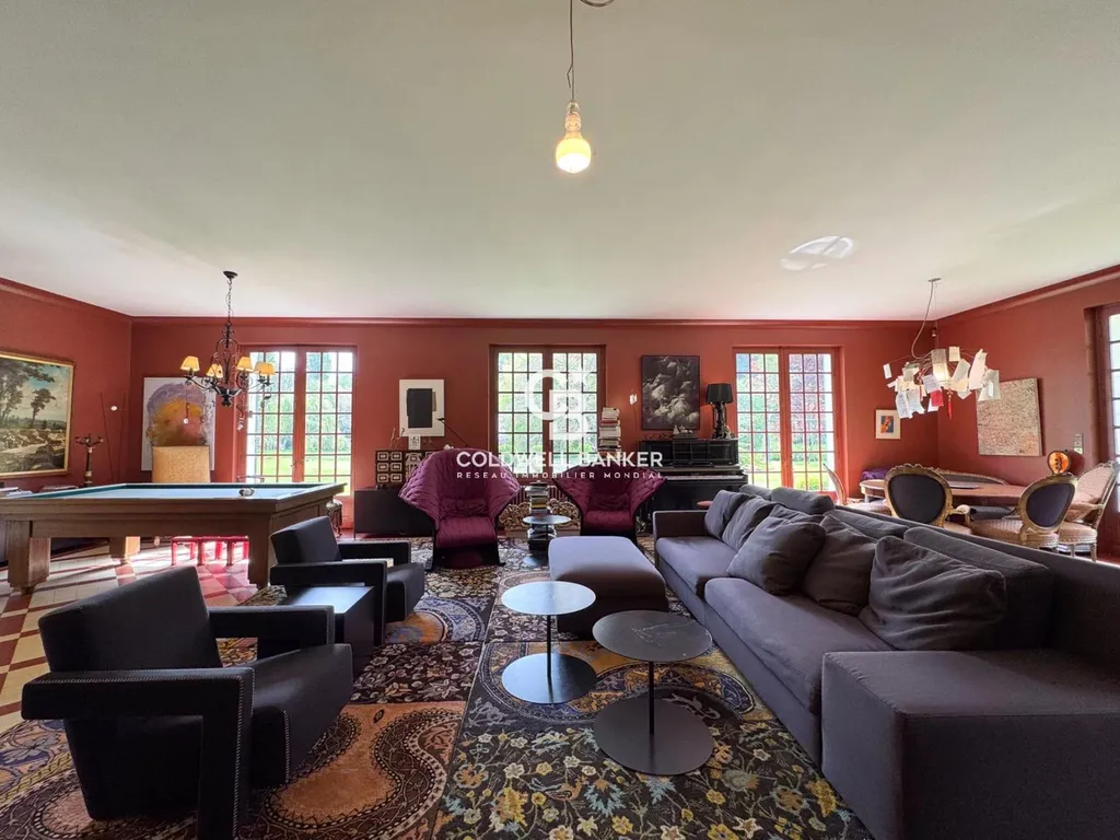 magnifique maison à vendre avec piscine et salle de sport