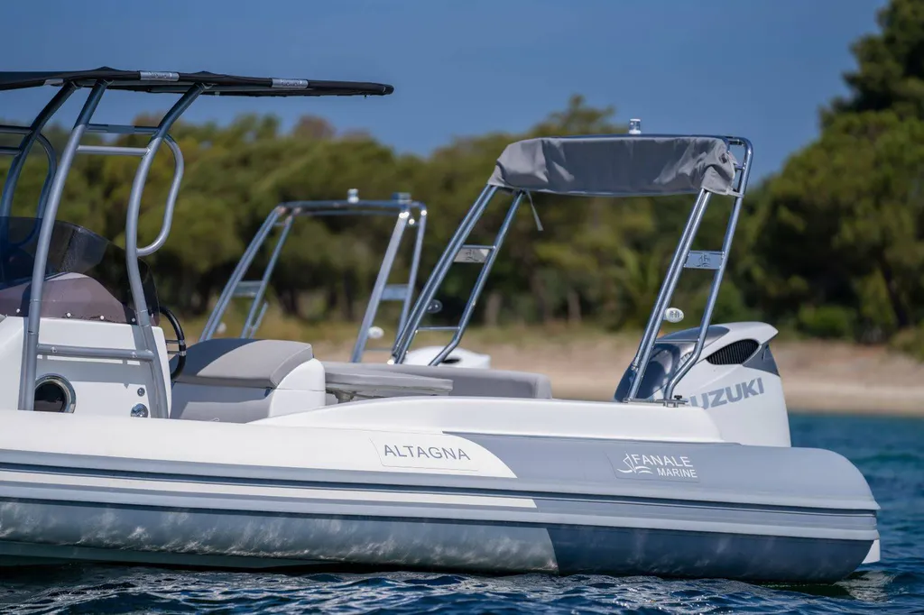 Semi-rigide Fanale neuf en vente à Bandol