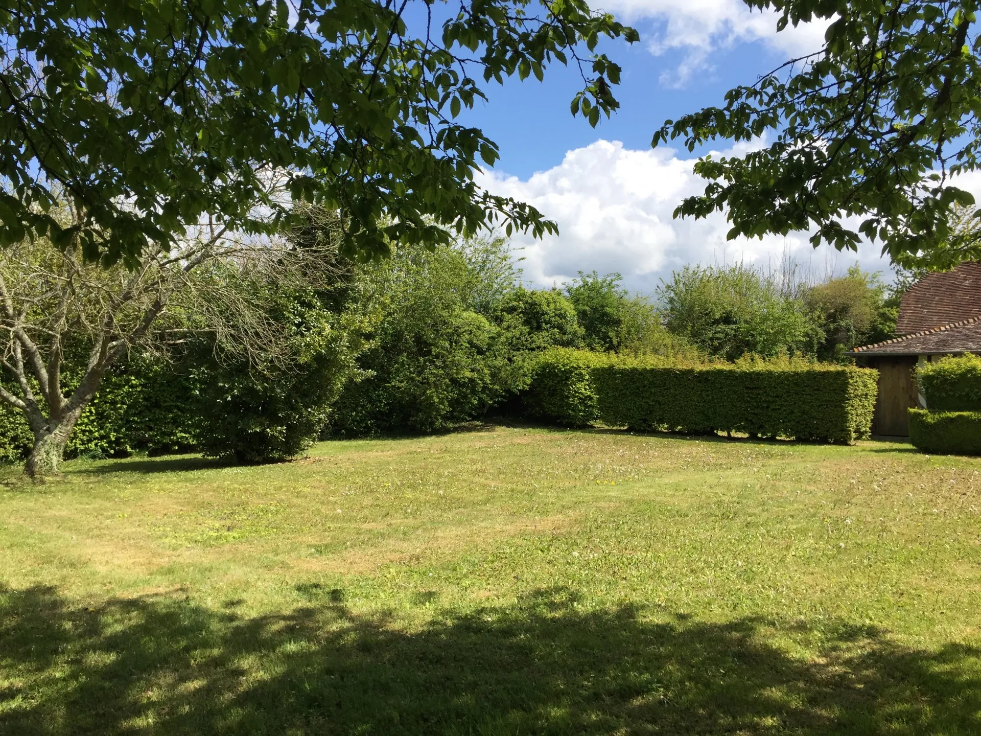 MAISON A VENDRE EN NORMANDIE, BEAUX ARBRES