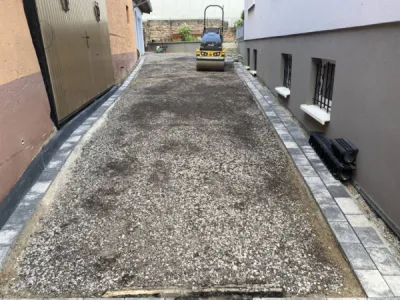 Préparation d'une allée en enrobé et pavé pour une maison à Strasbourg CLK 
