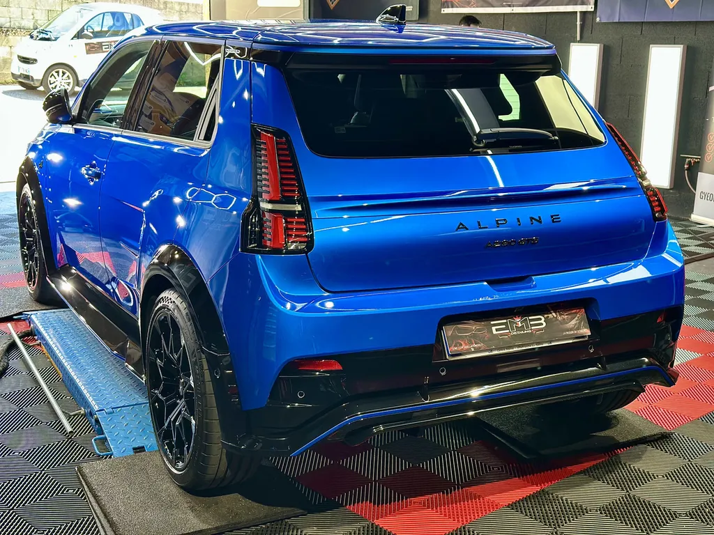 centre de soins esthétiques automobile lyon spacialiste Alpine A290 proche Dardilly 