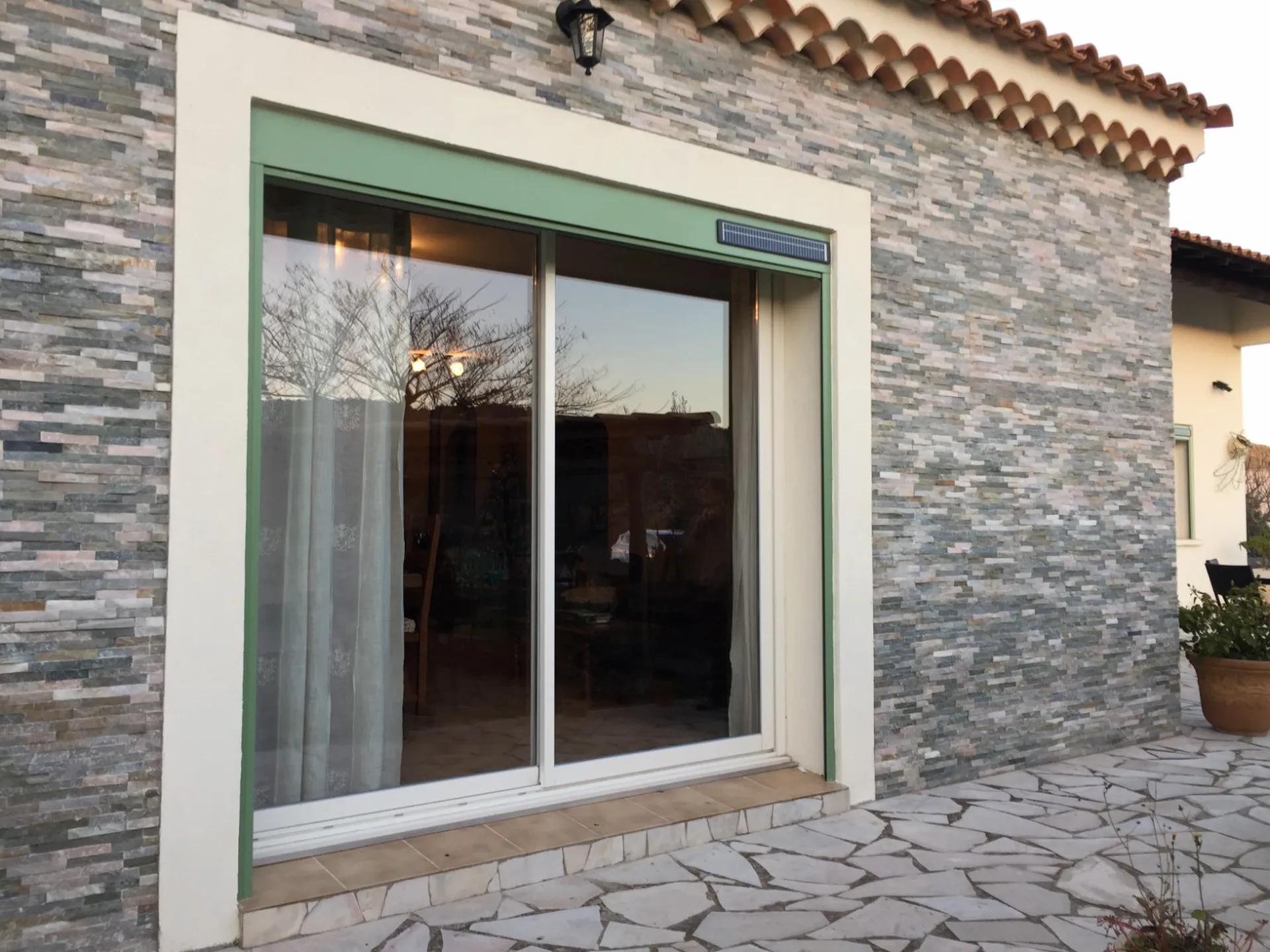 Volets roulants ID2 Autonome vert sur Martigues 