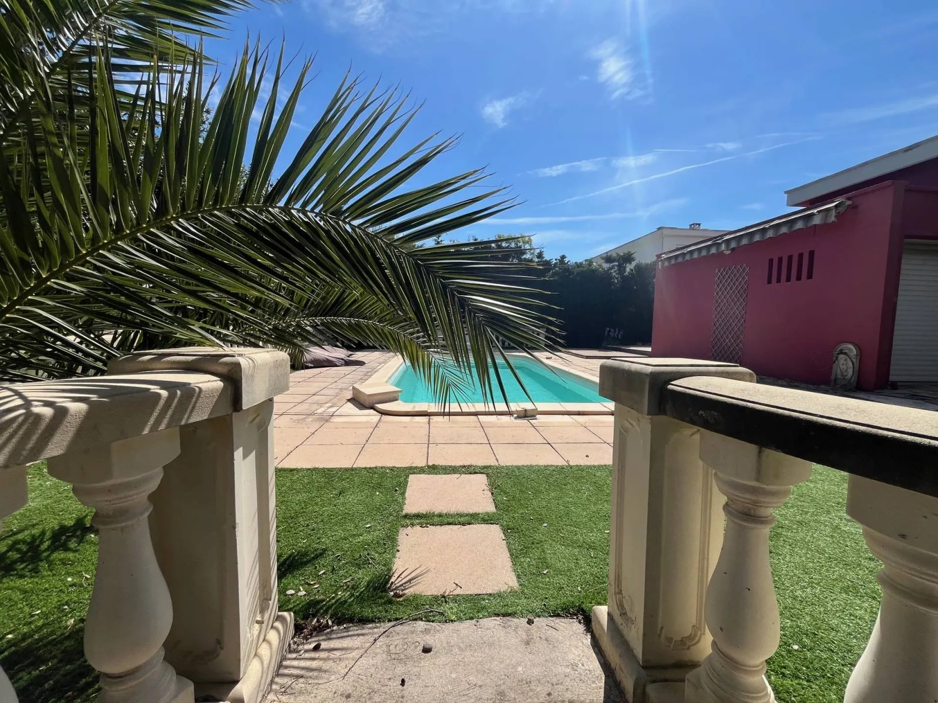 Maison de plain-pied Carnoux en Provence avec garage et piscine, proche commodités, pas de vis à vis