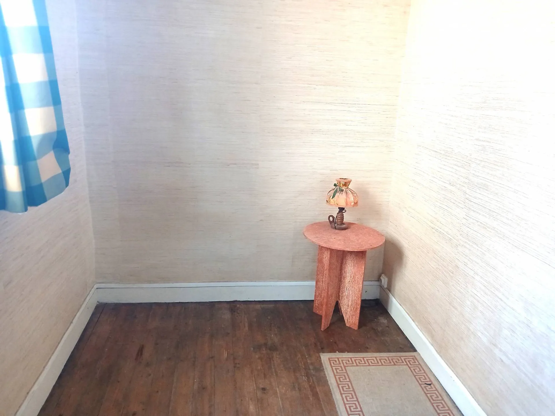 A visiter, maison de ville d'environ 90m² habitable, offrant 3 chambres, située proche de toutes les commodités.