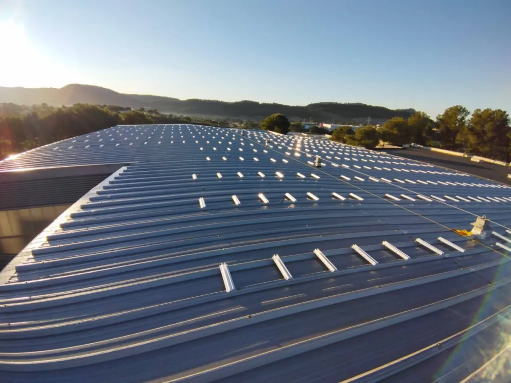 Porfessionnels, utilisez vos toitures perdues et générer un chiffre d'affaire avec la revente d'électricité