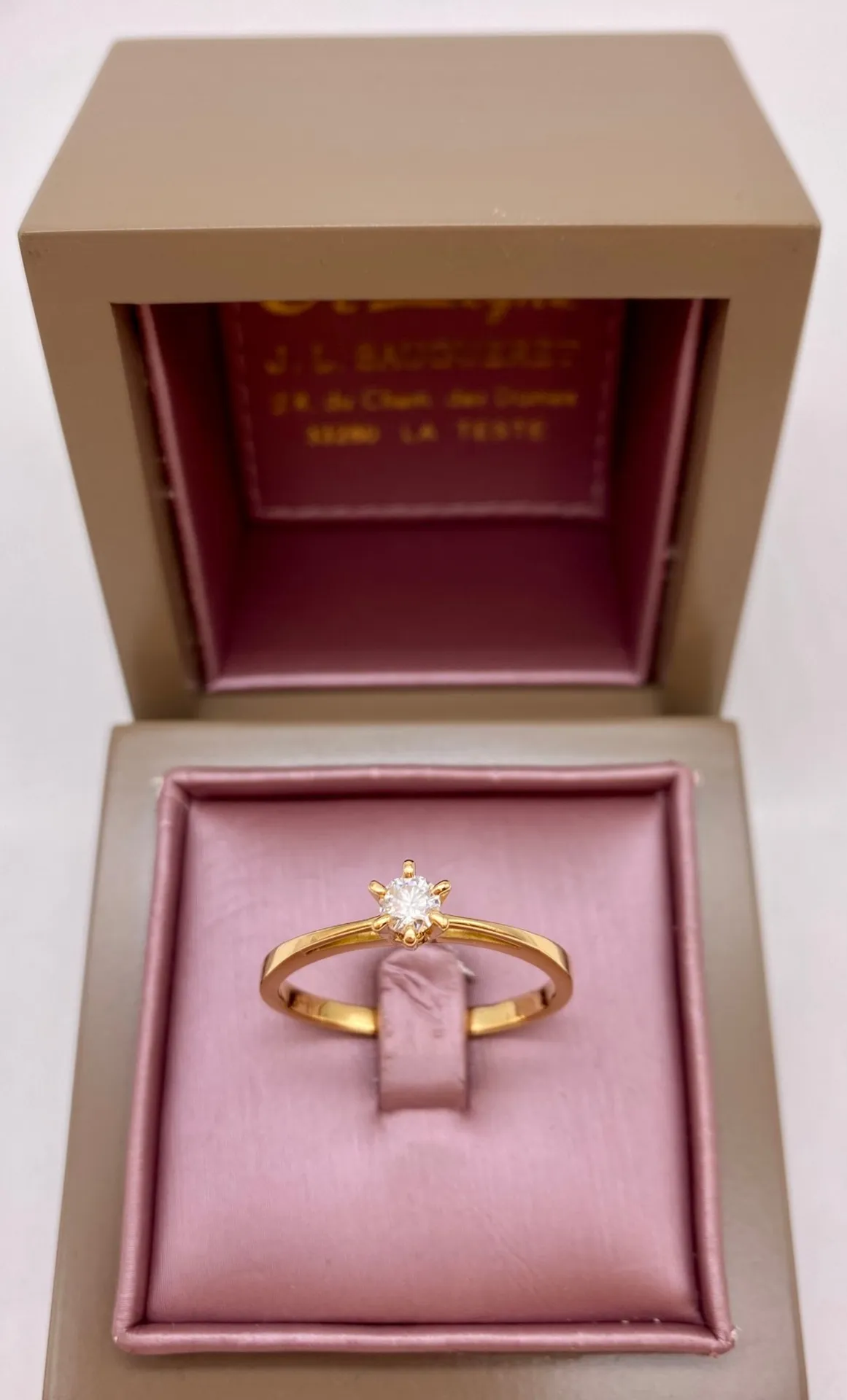 Bague solitaire diamant 0.2 carat sur or 750/1000ème en dépôt vente chez votre bijouterie Or Ligne à La Teste de Buch près de Biscarrosse