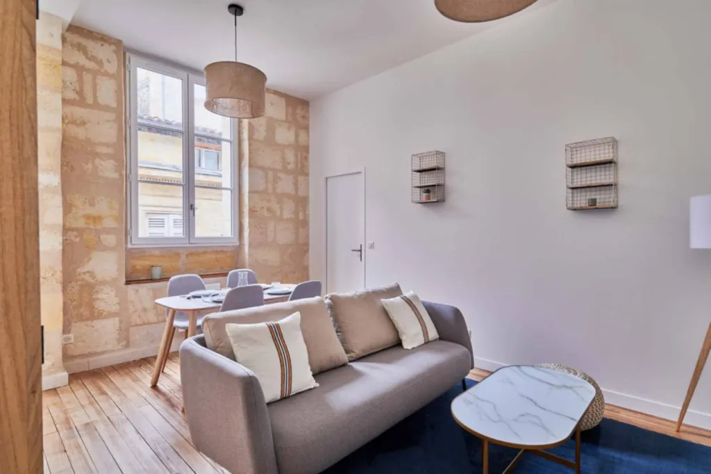 Appartement T3 renové dans le Quartier Saint Paul Bordeaux  