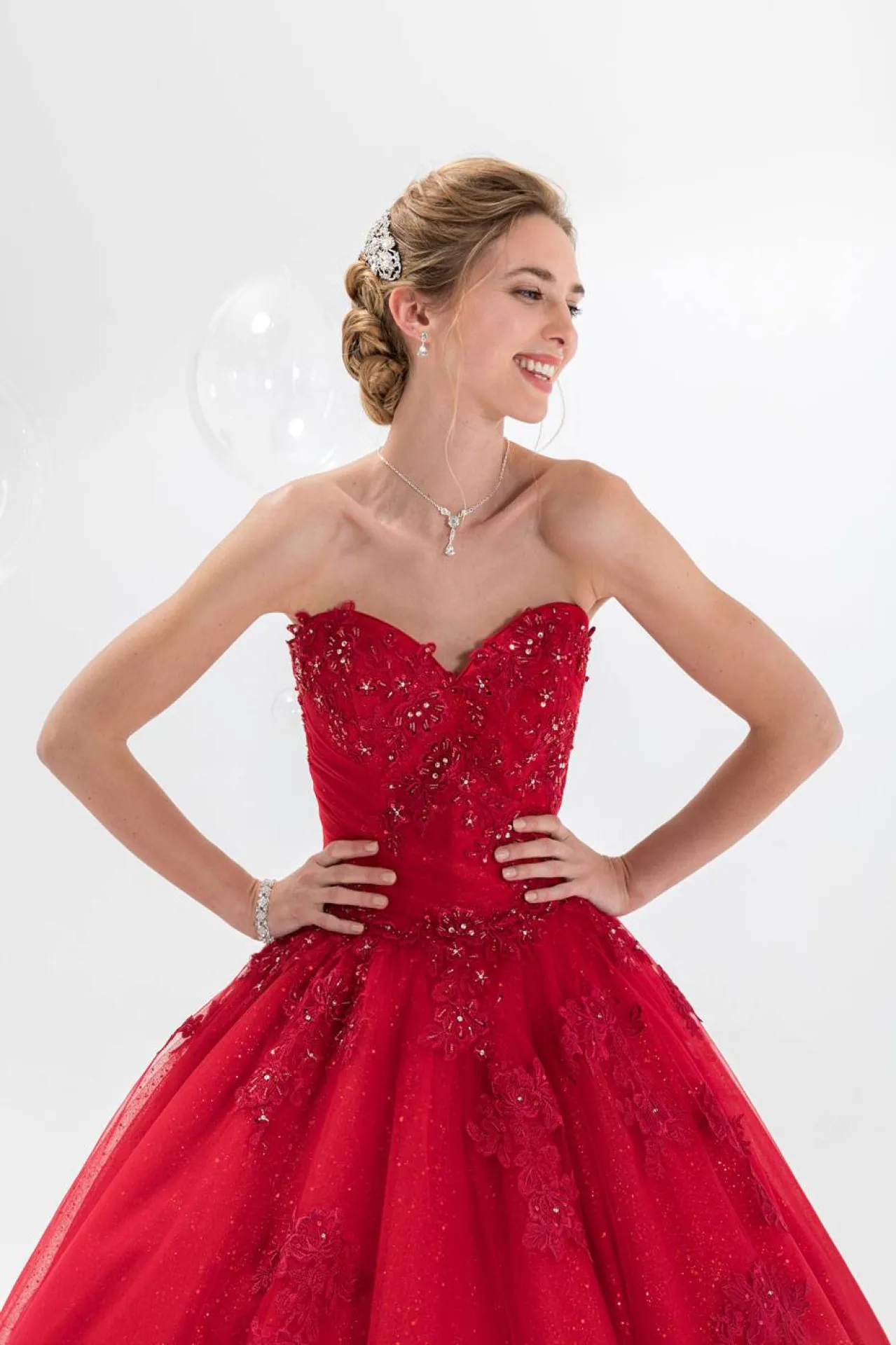 ROBE DE MARIAGE ROUGE KONGO MARSEILLE