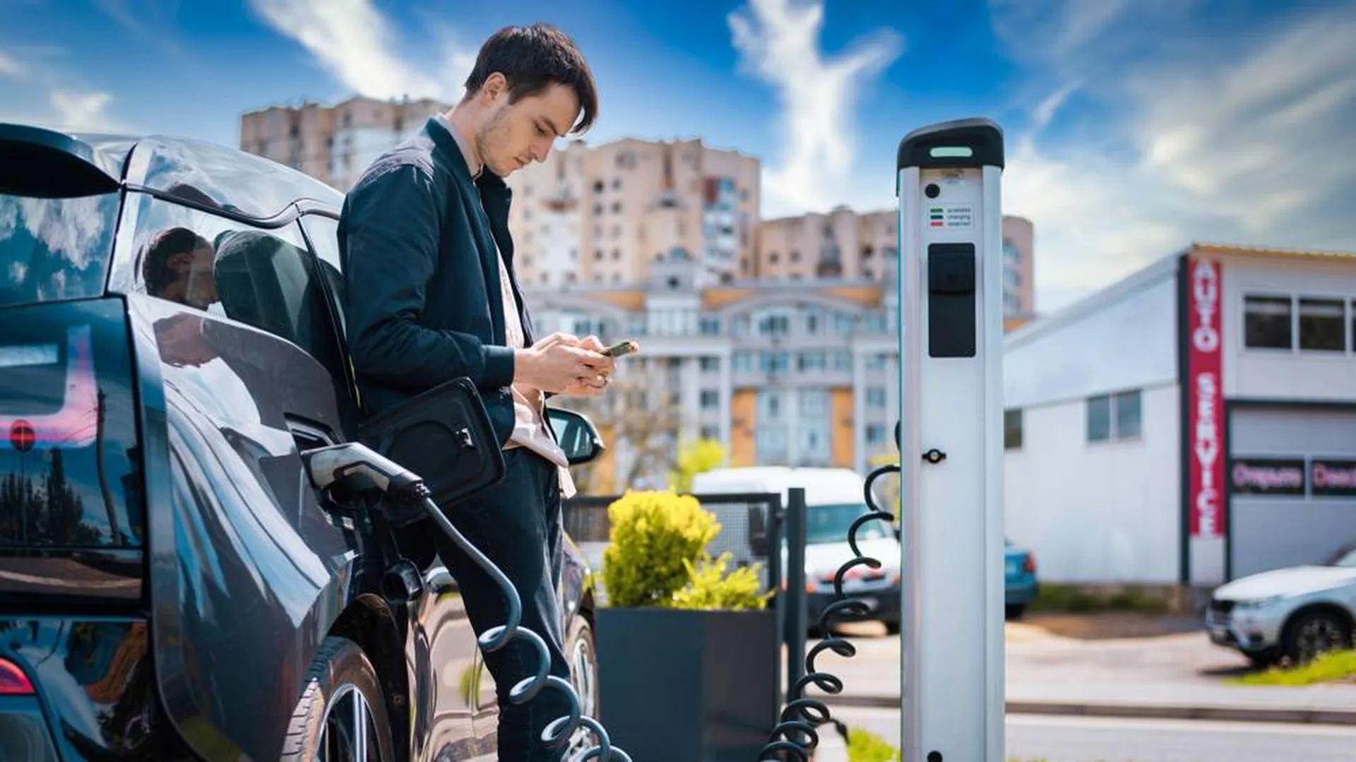 Collectivités territoriales : comment installer des bornes de recharge pour voiture électrique en région PACA